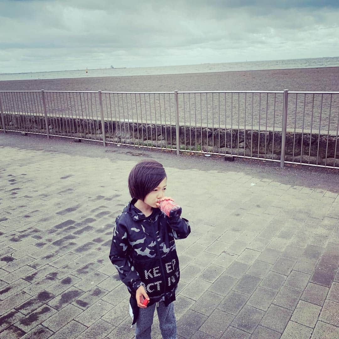 北村栄基のインスタグラム：「#海 #コーラ #飛行機 #散歩 #ガンダム #GW #3day」