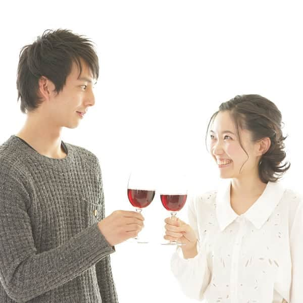 桑原淳のインスタグラム：「GWの5/4、17時より遊べる居酒屋俺っちで【少人数制のゆるい婚活イベント】を行います！  参加者同士が顔を合わせて気まずくならないよう、離れたお席をご用意いたしました。  男女2人2人でお酒を飲みながらお話していただきます。  今回の婚活イベントは男性2500円、女性500円の参加費を頂きます。  2時間飲み放題（枝豆・ポテトフライ・スナック食べ放題）ですので参加者同士ワイワイ楽しんで頂けます。  参加資格は20代～30代の男女で、必ず同性のペア二人一組で参加してください。 【開催日】5/4 (土) 【時間】17:00～19:00 【予約】完全予約制 【料金】男性2,500円　女性500円 【参加資格】20代～30代 【会場】山梨県富士吉田市下吉田5丁目11−3　2階  ぜひお気軽にご参加ください。ご不明点はこちらでお問い合わせいただけます。  詳しくは遊べる居酒屋俺っちのHPをご覧ください。」