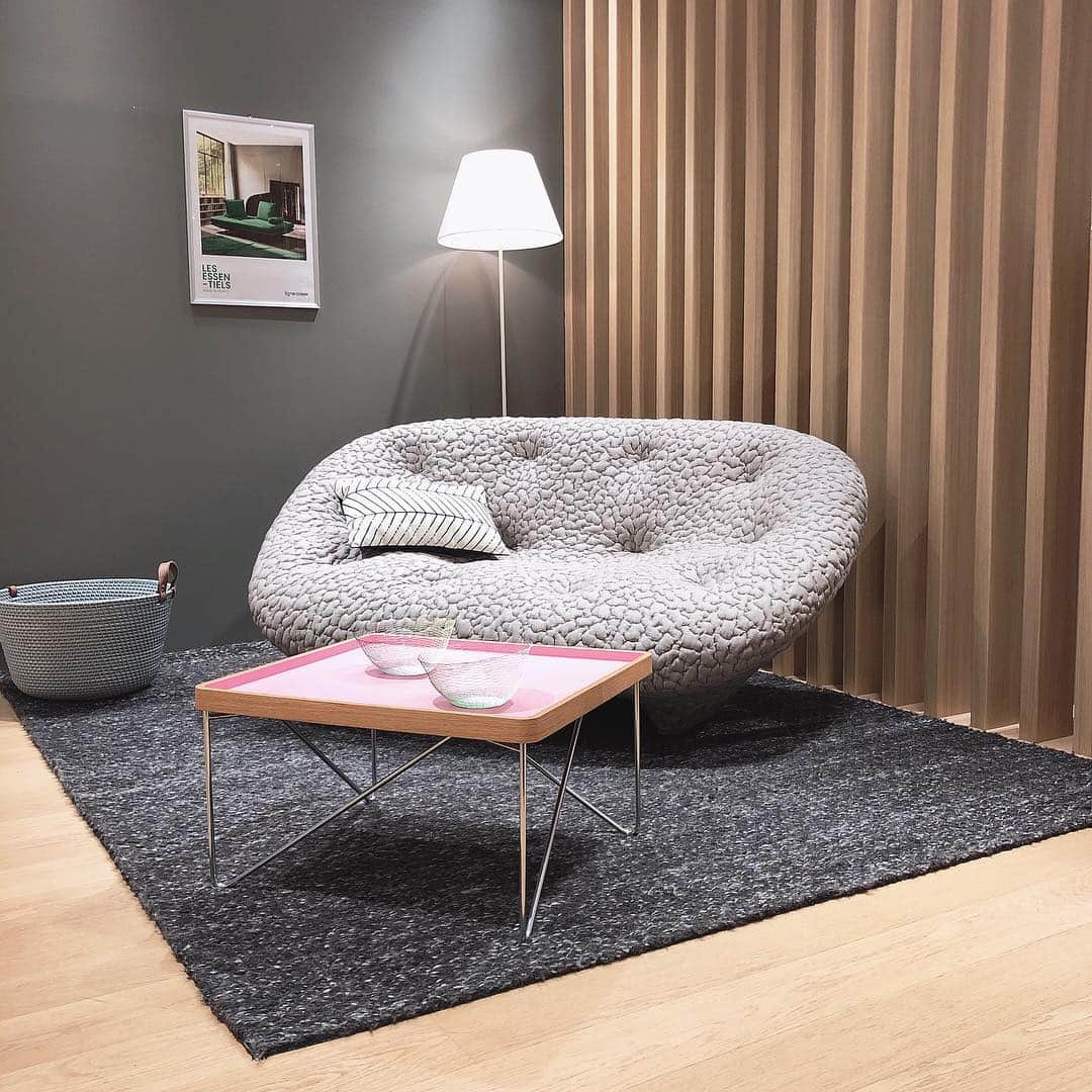 ligne roset shopのグルメインスタ