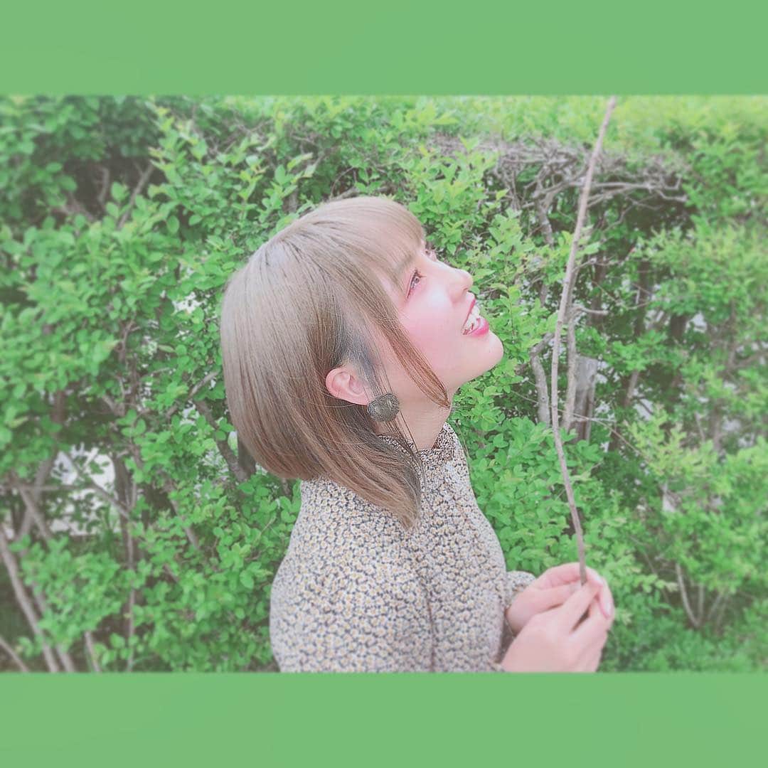 山田菜々美のインスタグラム：「. 晴れろ〜〜🌥 . #握手会 #雨」