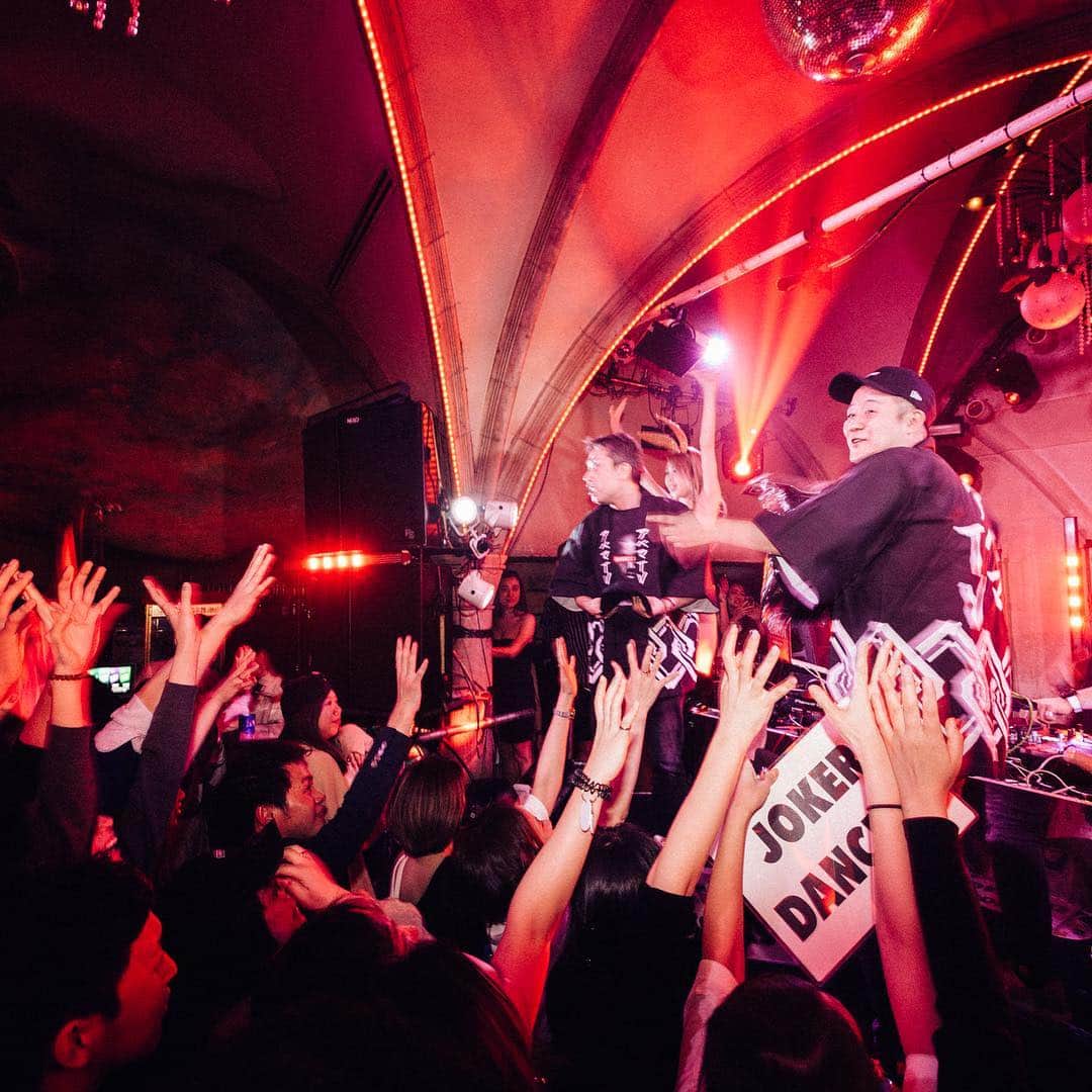 DJ SANCONさんのインスタグラム写真 - (DJ SANCONInstagram)「日曜日沢山の皆さん 有難うございました！ Thank you very much for Last sunday 毎週日曜日宜しくお願いします！  Every Sunday NY19 @worldkyoto  Open 10:00pm-4:00am ★Sunday Welcome特典★ 女性＆美容師入場無料  DJ* @djsancon @chibachups @djsanma_dot_atro @dj_sotaro  MC* @g_face ------------------------------------------ #kyotonightlife #kyotonight  #kyotointernational #internationalparty #kyotointernationalparty #essentialkyoto #kyoto #京都夜遊び #京都夜 #京都クラブ #kyotoclub  #worldkyoto #kyotoworld」4月30日 16時02分 - djsancon