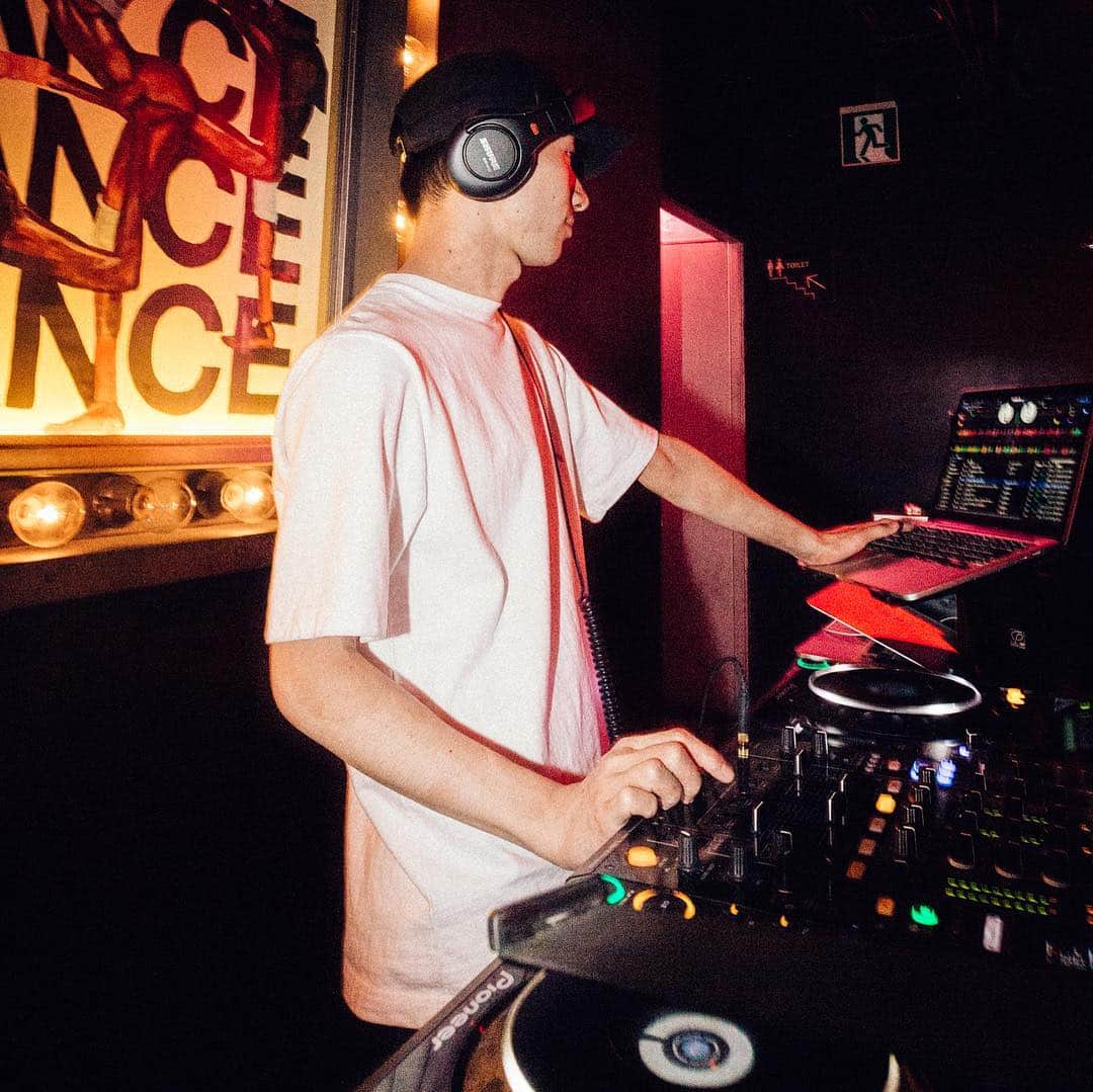 DJ SANCONさんのインスタグラム写真 - (DJ SANCONInstagram)「日曜日沢山の皆さん 有難うございました！ Thank you very much for Last sunday 毎週日曜日宜しくお願いします！  Every Sunday NY19 @worldkyoto  Open 10:00pm-4:00am ★Sunday Welcome特典★ 女性＆美容師入場無料  DJ* @djsancon @chibachups @djsanma_dot_atro @dj_sotaro  MC* @g_face ------------------------------------------ #kyotonightlife #kyotonight  #kyotointernational #internationalparty #kyotointernationalparty #essentialkyoto #kyoto #京都夜遊び #京都夜 #京都クラブ #kyotoclub  #worldkyoto #kyotoworld」4月30日 16時02分 - djsancon