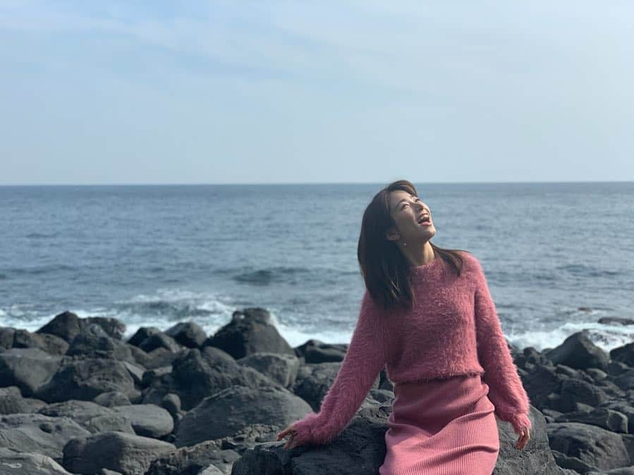 海老原優香さんのインスタグラム写真 - (海老原優香Instagram)「平成最後の日  平成生まれの私は、初めて改元を迎えます。 なんだか不思議な気持ち。  令和も笑顔溢れる時代になりますように✨  #平成 #令和 #お誕生日にあげた時の #河津桜を見に行った時の連写です」4月30日 15時56分 - ebioffi