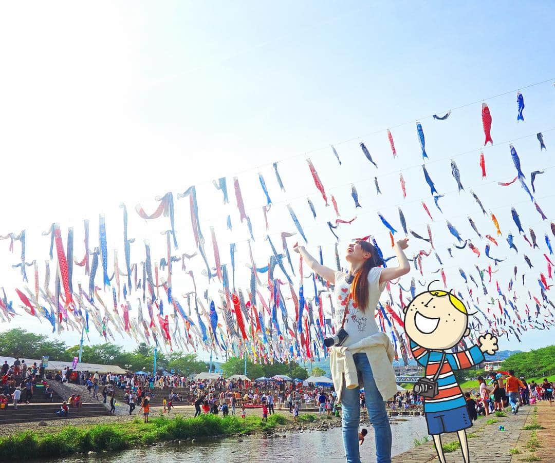 のインスタグラム：「1000 carp streamers take to the sky! Visit Takatsuki's Koinobori Festa (Apr.  22- May 5) to see this colorful sight and enjoy a fun festival atmosphere  too😉 . 1000匹の鯉のぼりが高槻の空を泳ぐ～♪ 「こいのぼりフェスタ1000」 4月22日～5月5日まで☆ . #takatsuki #childrensday2019 #carpstreamers #高槻 #こいのぼりフェスタ #withOsakaBob #OSAKA #maido」