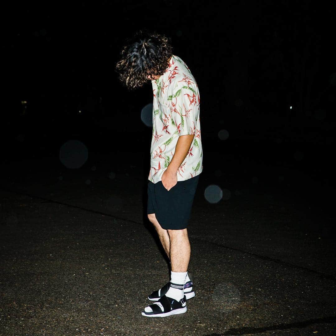 のインスタグラム：「gravis x 430 “POWWOW 430SP” Please experience the ease of wearing surprise. #fourthirty #fashion #2019 #spring#collection #gravis #stuffyouneed#collaboration」