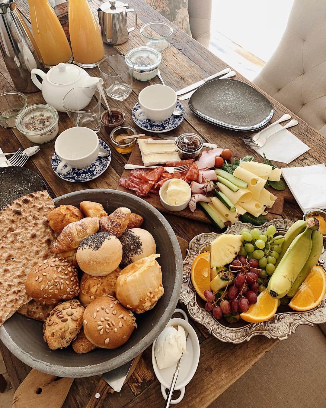 Bianca Ingrossoさんのインスタグラム写真 - (Bianca IngrossoInstagram)「When they come up with the most amazing breakfast to our room 👌🏻 God I love this place 🙏🏻」4月30日 16時39分 - biancaingrosso