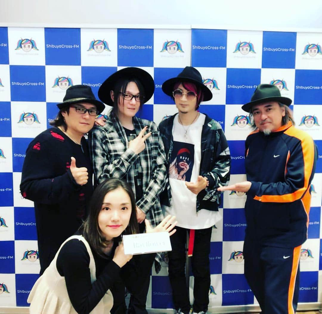 Ikuoさんのインスタグラム写真 - (IkuoInstagram)「渋谷クロスFM「竹内藍のAiTube」無事終了しました！ 天気の悪いなか観覧してくれたみなさん視聴してくれたみなさん！ありがとう！楽しかったです！竹内さん和佐田さんありがとうございました！  #rayflower  #ikuo #yuki #都啓一」4月30日 16時40分 - ikuobass