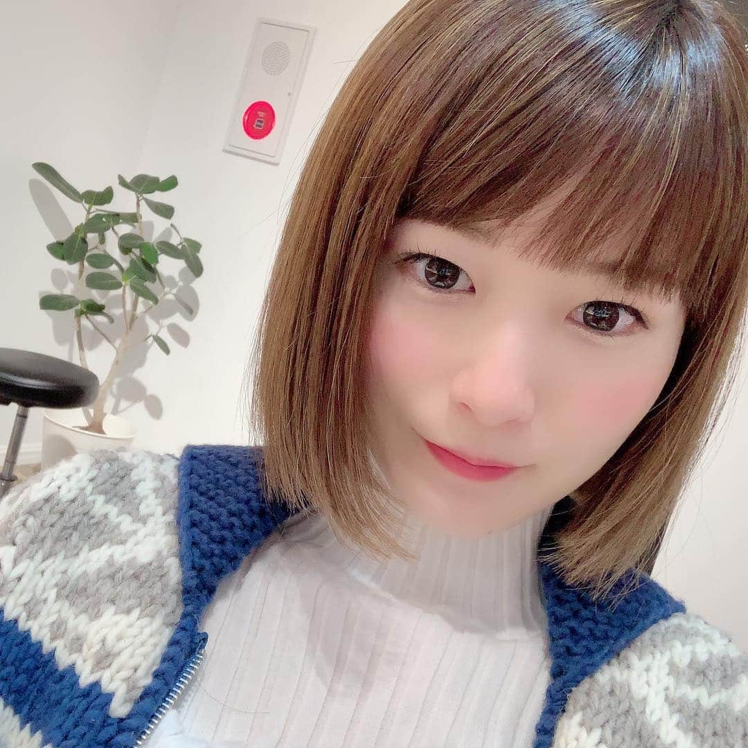 しほの涼のインスタグラム：「令和になりましたね🥰㊗️ 平成に産まれて、平成に仕事に終止符を打って、平成に結婚して、令和に子供を産みます。まさしく新しい人生が始まるって感じでワクワク❣️🤰 不安もあるけど、赤ちゃん👶に早く会いたいなぁ🥰❤️ 平和で未来の明るい時代になりますように。 #令和おめでとう #プレママライフ #母になる #pregnantfashion #令和ベイビー #令和ベビー #令和産まれ #7月出産予定 #29w #29w2d #女の子ママ #ママリ #babygirl #妊娠8ヶ月 #妊娠8ヶ月突入 #妊娠記録 #妊婦 #妊婦コーデ #妊婦ファッション #妊娠後期」