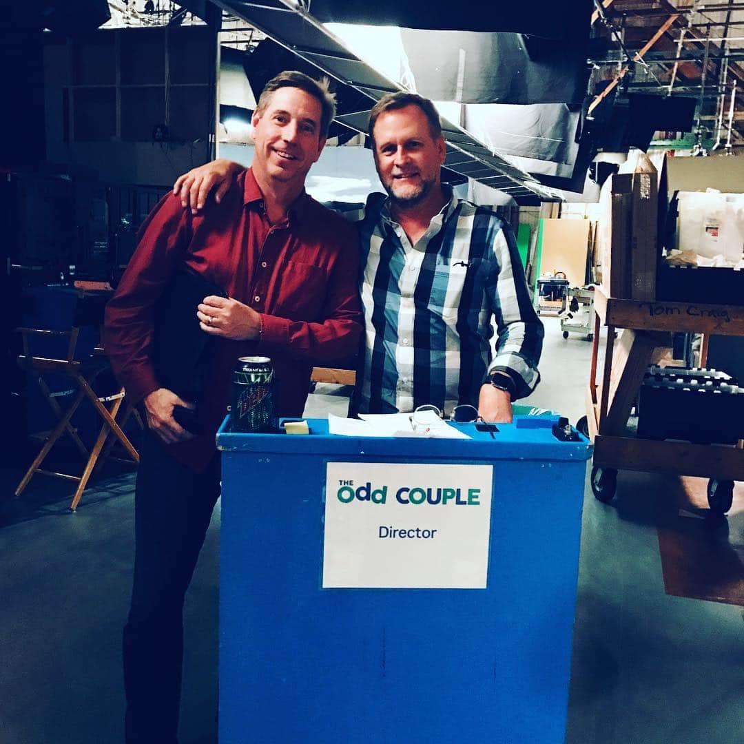 デイブ・クーリエさんのインスタグラム写真 - (デイブ・クーリエInstagram)「We’ve been best buddies since third grade. And he’s directed so many TV shows, but tonight he’s directing the final episode of @bigbangtheory_cbs — So hugely proud of @cinder9la #bigbangtheory #tbbt #cutitout」5月1日 2時17分 - dcoulier