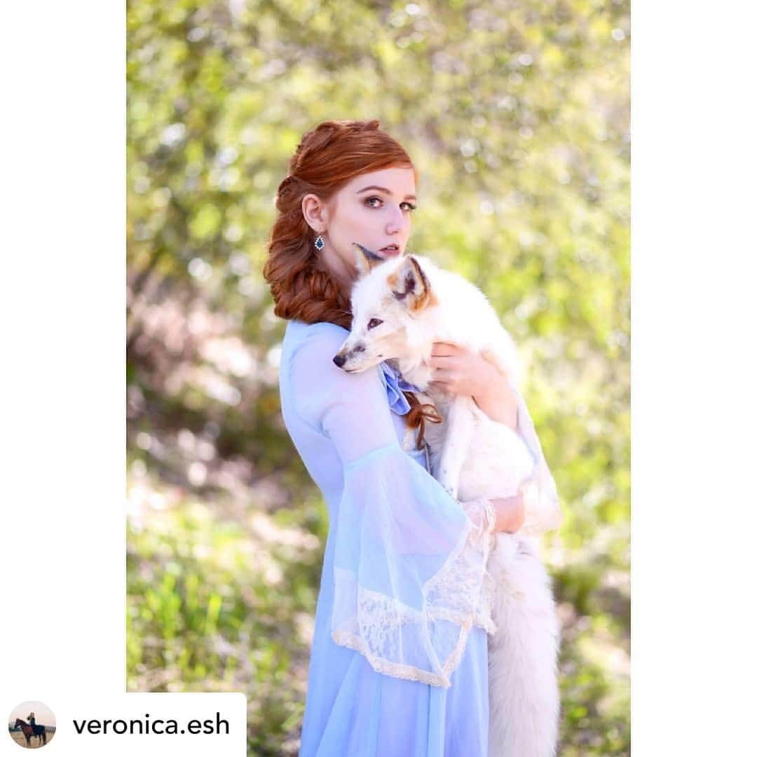 Rylaiさんのインスタグラム写真 - (RylaiInstagram)「Another magical photo by the talented @jenniferilene 🦊 featuring Maksa from the jabcecc. . Thank you @veronica.esh for helping to create such a  beautiful photo! . Posted @withrepost • @veronica.esh Life goal: become a bougie fox mom 🦊  On a serious note, this charity is doing amazing work! I highly recommend booking an interaction with their domesticated exotic canids that you won't soon forget! ✨ 📸 @jenniferilene 💄 @carlycosmetic 🦊 @jabcecc - - - #fox #editorial #redhead #ginger #foxes #redheads #model #photography #OC #LA #nature #travel #luxury #beauty #outdoors #portrait #spring #dress #fashion #vintage #retro #bridal #rescue #california #longhair #fantasy #gown #costume #cosplay #animals」5月1日 2時41分 - jabcecc