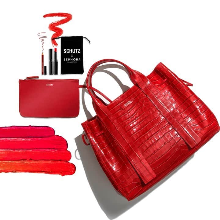 Schutzのインスタグラム：「✨💋✨ . Schutz X Sephora  A shopping Maxi Bag acompanha um kit de maquiagens @sephorabrasil . #schutzmomyourway」
