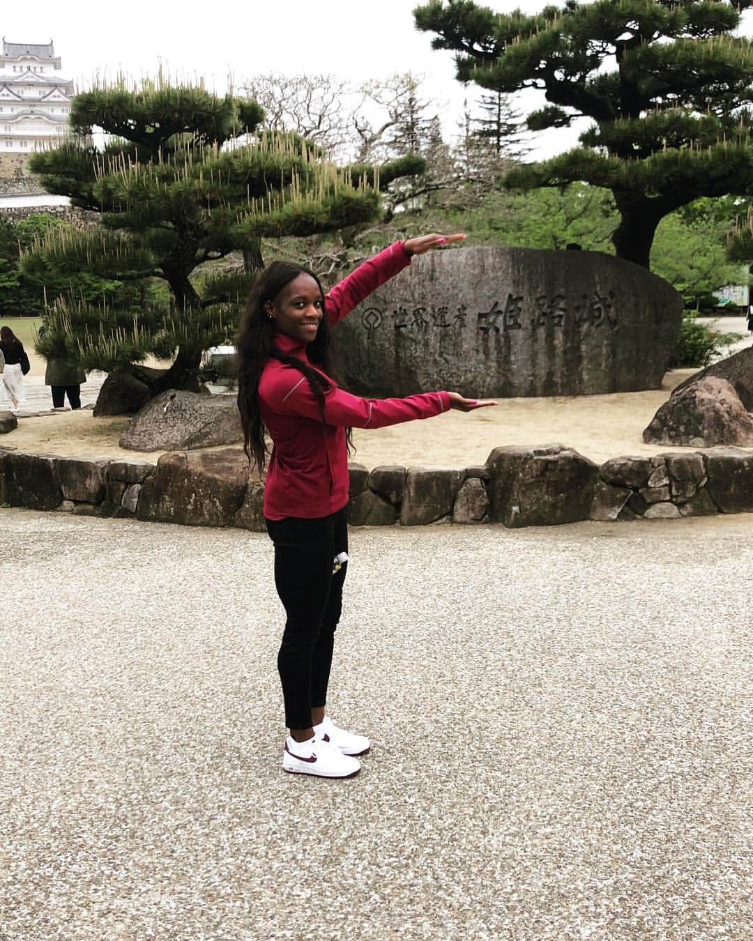 キャロル・ザヒのインスタグラム：「Bien arrivée à Kobé 🇯🇵✔️pour le stage de préparation aux Championnats du Monde 🌏 de relais qui auront lieu à Yokohama 🇯🇵 #Ensemble #EquipeDeFrance #FFA #Athlétisme #Trackandfield #Relay #Japan #EDF #Fra #FrenchTeam」