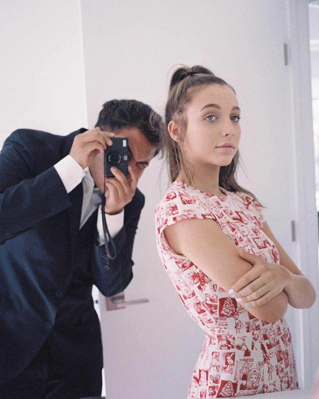 Bryant Eslavaさんのインスタグラム写真 - (Bryant EslavaInstagram)「film photos w/ @_emmachamberlain 🌀 - slide 👈 to see more -」5月1日 3時23分 - bryant