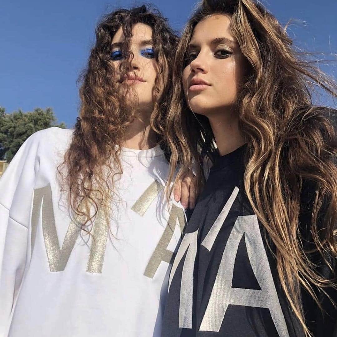 Marques Almeidaさんのインスタグラム写真 - (Marques AlmeidaInstagram)「M’A .  Susi and Mariana 🖤 they’re too incredible 😍 on Tess and Masha’s shoot - the power of M’A GIRLS coming together! 😭😍 marquesalmeida.com #magirls #marquesalmeida #howdoyouwearyourma」5月1日 3時30分 - marques_almeida