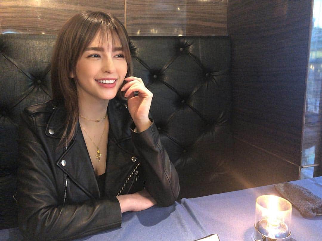 スミス楓のインスタグラム：「久しぶりの休日らしい休日👫 代官山でランチして、予定になかったお買い物🤫w  気づけば明日から令和なのね😯 ありがとう、平成🕊🎌👏🏻👏🏻 平成最後の夜 楽しく過ごそう ♡  #1993 #平成5年 #平成生まれ 同い年の人ー！？🙋🏼‍♀️🙋🏼‍♂️」