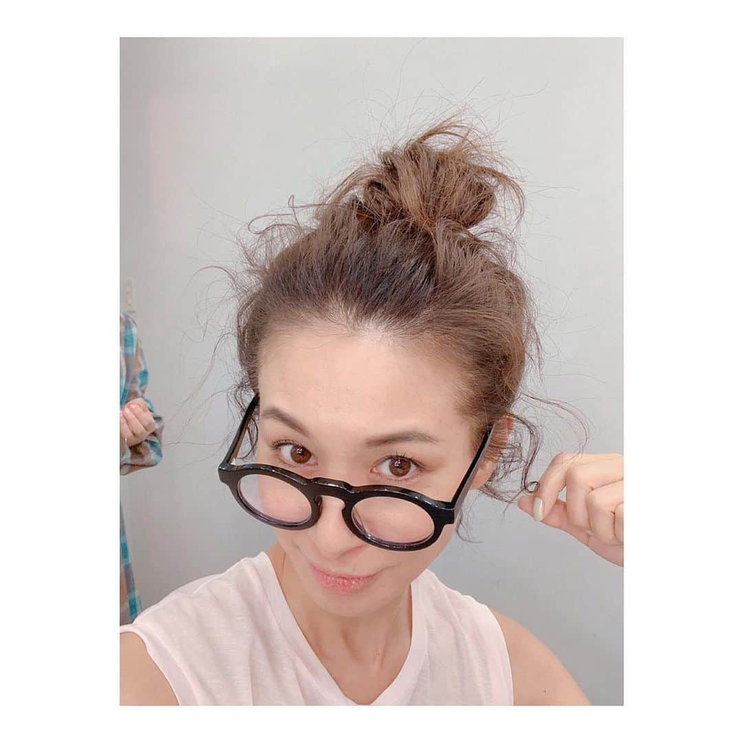 稲沢朋子さんのインスタグラム写真 - (稲沢朋子Instagram)「このヘアアレンジ流石の技✨💪 ありがとうございます！  まもなくですね 平成から令和へ どうぞよろしくお願いいたします  #repost @moriyukio_roi ・・・ story イナトモちゃんのボブスタイルを ヘアアレンジしてみた 似合う☆ 最新号は明日発売  @story_love40  @web_kob  @kobunsha_magazine  @ina_tomo  #稲沢朋子 #イナトモ #story #ファッション #hair #hairstyle  #ヘアアレンジ #UPスタイル #撮影 #ヘアメイク #hair&make #ボブスタイル #森ユキオ @roi_hairmake  @roi_salon  @roiwedding  @roi_omotesando_salon」4月30日 18時45分 - ina_tomo