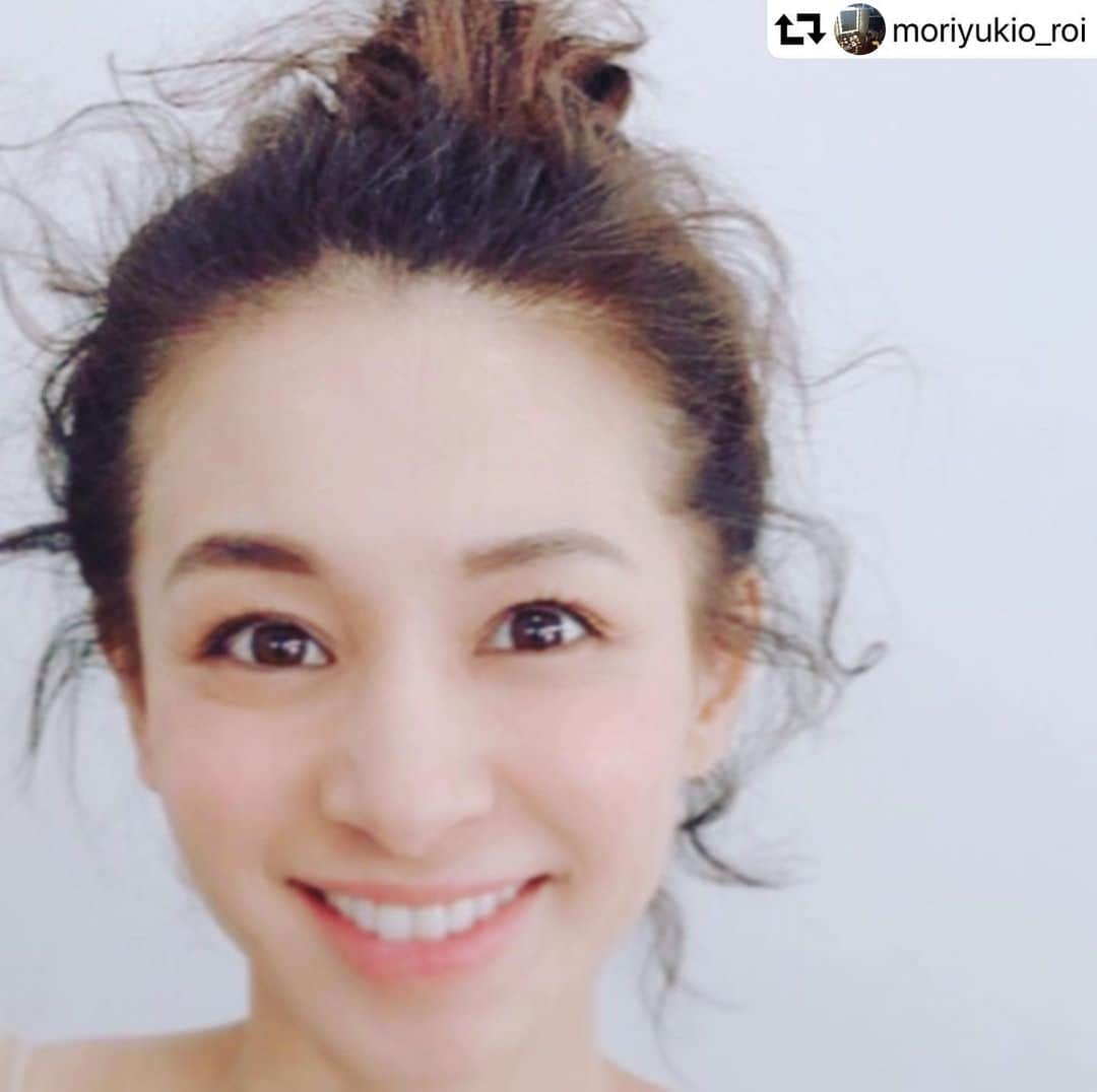 稲沢朋子さんのインスタグラム写真 - (稲沢朋子Instagram)「このヘアアレンジ流石の技✨💪 ありがとうございます！  まもなくですね 平成から令和へ どうぞよろしくお願いいたします  #repost @moriyukio_roi ・・・ story イナトモちゃんのボブスタイルを ヘアアレンジしてみた 似合う☆ 最新号は明日発売  @story_love40  @web_kob  @kobunsha_magazine  @ina_tomo  #稲沢朋子 #イナトモ #story #ファッション #hair #hairstyle  #ヘアアレンジ #UPスタイル #撮影 #ヘアメイク #hair&make #ボブスタイル #森ユキオ @roi_hairmake  @roi_salon  @roiwedding  @roi_omotesando_salon」4月30日 18時45分 - ina_tomo