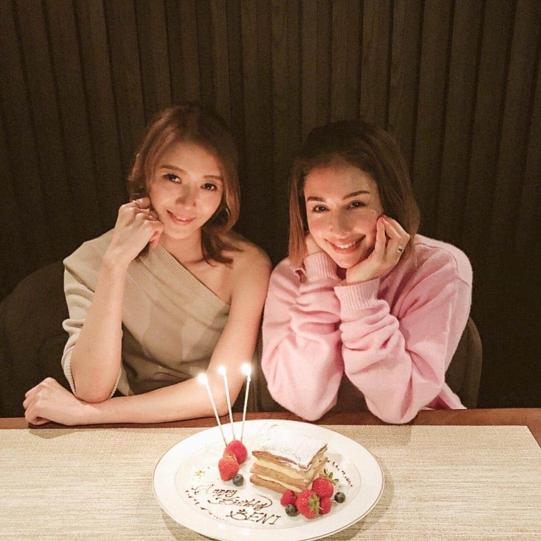 川島幸美さんのインスタグラム写真 - (川島幸美Instagram)「Happy Birthday BENI❣️ 出会ってから何年経つかなぁ... はじめてのLIVEでずば抜けた唄声と、キュートなパフォーマンスに惚れたのは8年くらい前だっけ😉 . BENIと話すと いつもHappyな気持ちになれるよ。 色々ありがとう✨ これからもよろしくねん😍 . 6枚目のオリオンビールシリーズのサザンスター沖縄限界CM。「ちょ〜すっきりぃ」 めちゃアイドルやん😂笑笑すごくレア❤️」4月30日 18時52分 - yukimikawashima