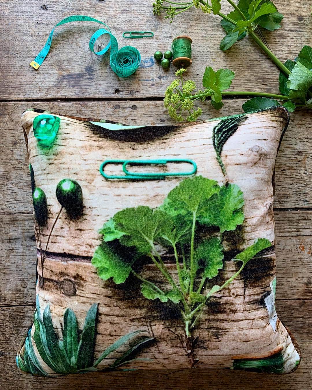Tea and sittingのインスタグラム：「🌿...One of the first of my new cushions ( made up for me by @emilyboo3 ) ready for the @art_at_zerbs Open House starting this weekend in Brighton...I get so excited seeing my images on fabric ( this is cotton velvet ) as it just somehow feels like home for my table compositions. These cushions along with the reupholstered chairs I’m working on with @emilyboo3 at the moment are a bit of a new venture; a tactile experiment in working with the idea of raising ordinary objects ( including the chair itself ) to a place of honour in line with one of the 7 elements of Shibusa...Creating bespoke fabrics which include small pieces of personal history will mean that you can literally feel their presence on a daily basis...it’s a project I feel passionately about 💚🌿 ( DM me if you’re interested in ordering 😉 ) #brightonartist #responsiblestyle #artatzerbs #artistsopenhouses #5ftinftable」
