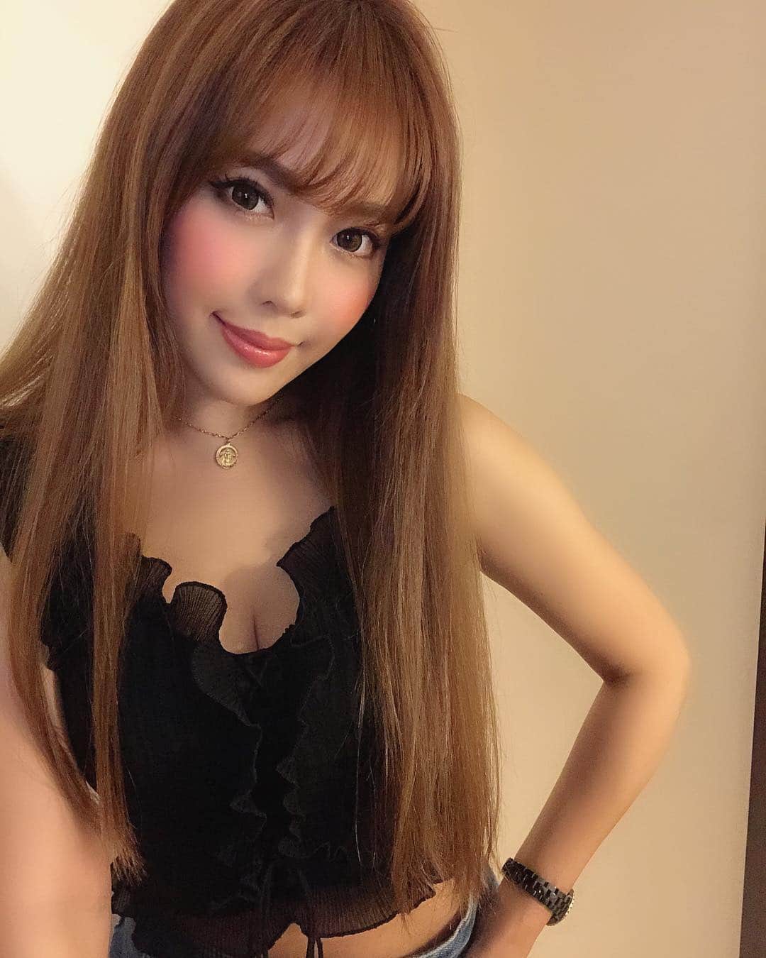 のインスタグラム：「@sbeautyclinic で5回目のトーニングとアクセントウルトラV💆‍♀️ 2.3週間に1度のペースで集中ケア中💗 ワンクール終えるまでは続けるのが大事、 美肌貯金です😼✨ * * * #cjjuri #jurixoxoxo #エスビューティークリニック #sbeautyclinic #レーザートーニング #アクセントウルトラv #レブライト #美肌」