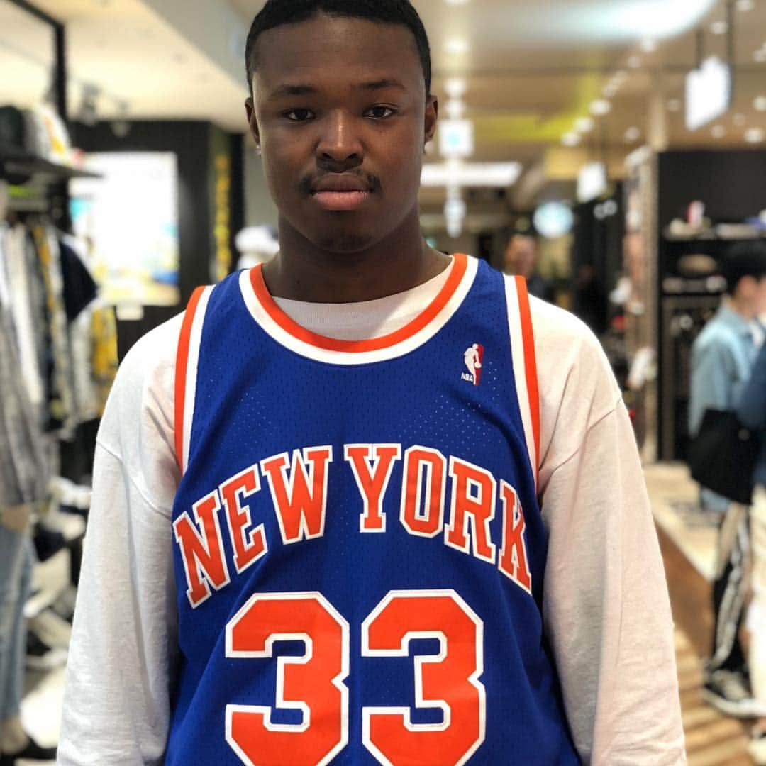 GROW AROUNDさんのインスタグラム写真 - (GROW AROUNDInstagram)「🏀MITCHELL&NESS🏀  ゴールデンウィーク 真っ只中！  ビブレ横浜店でも MITCHELL&NESSコーナー 充実しております！  #growaround #growaroundnewarrivals #growaroundnewarrivals #mitchellandness #iverson #ewing」4月30日 19時20分 - growaround