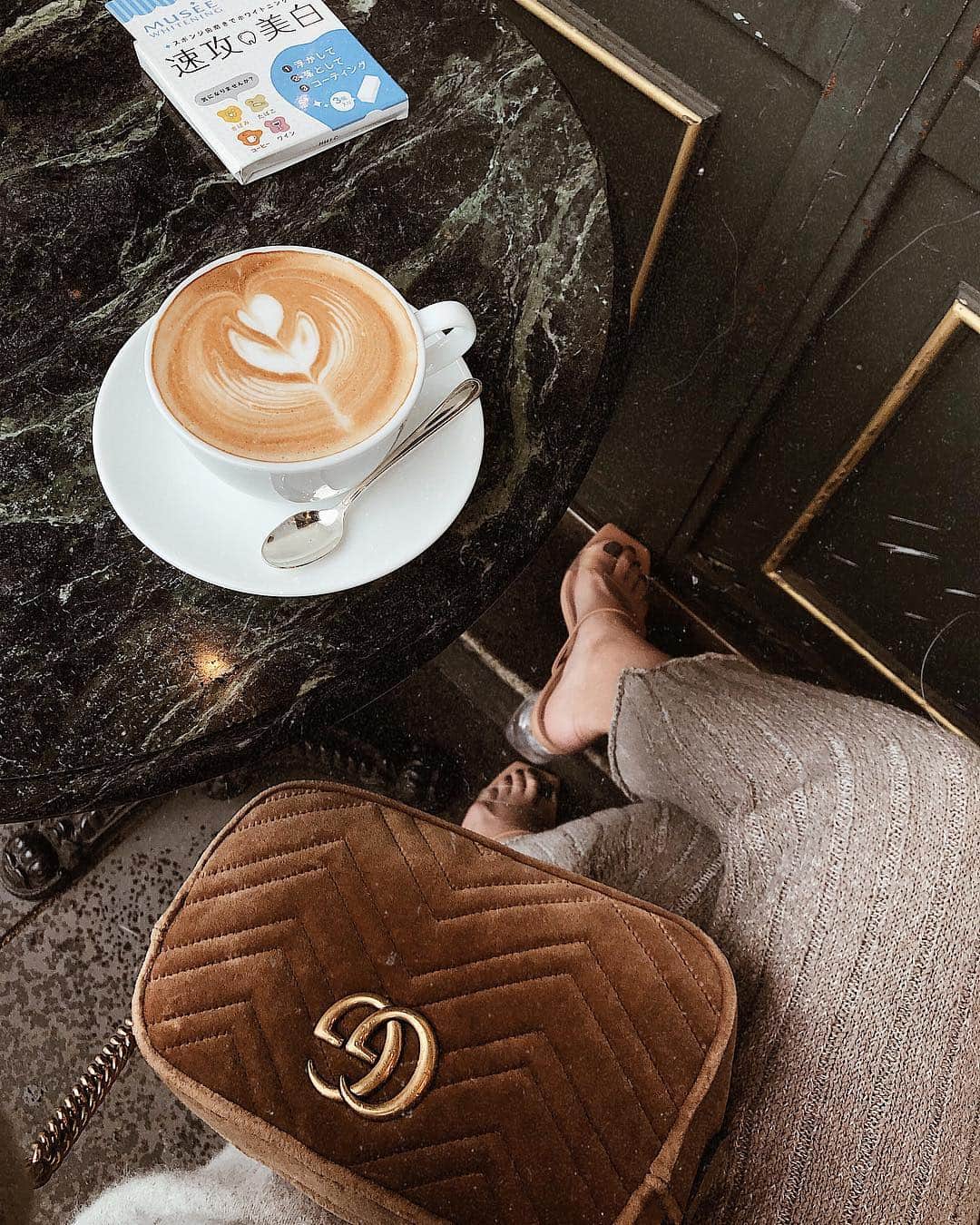 のインスタグラム：「平成最後の今日は 1人時間を貰って美容day☕️ 予定と予定の間にカフェにも寄れて、 ゆっくり座ってコーヒー飲むなんて 2年ぶりだからリフレッシュ✨🥺 外でのデンタルケアもしっかりね💙 . @museeplatinum_insta #beauty #cafe #ミュゼホワイトニング #ホワイトニング #平成最後 #ひとり時間」