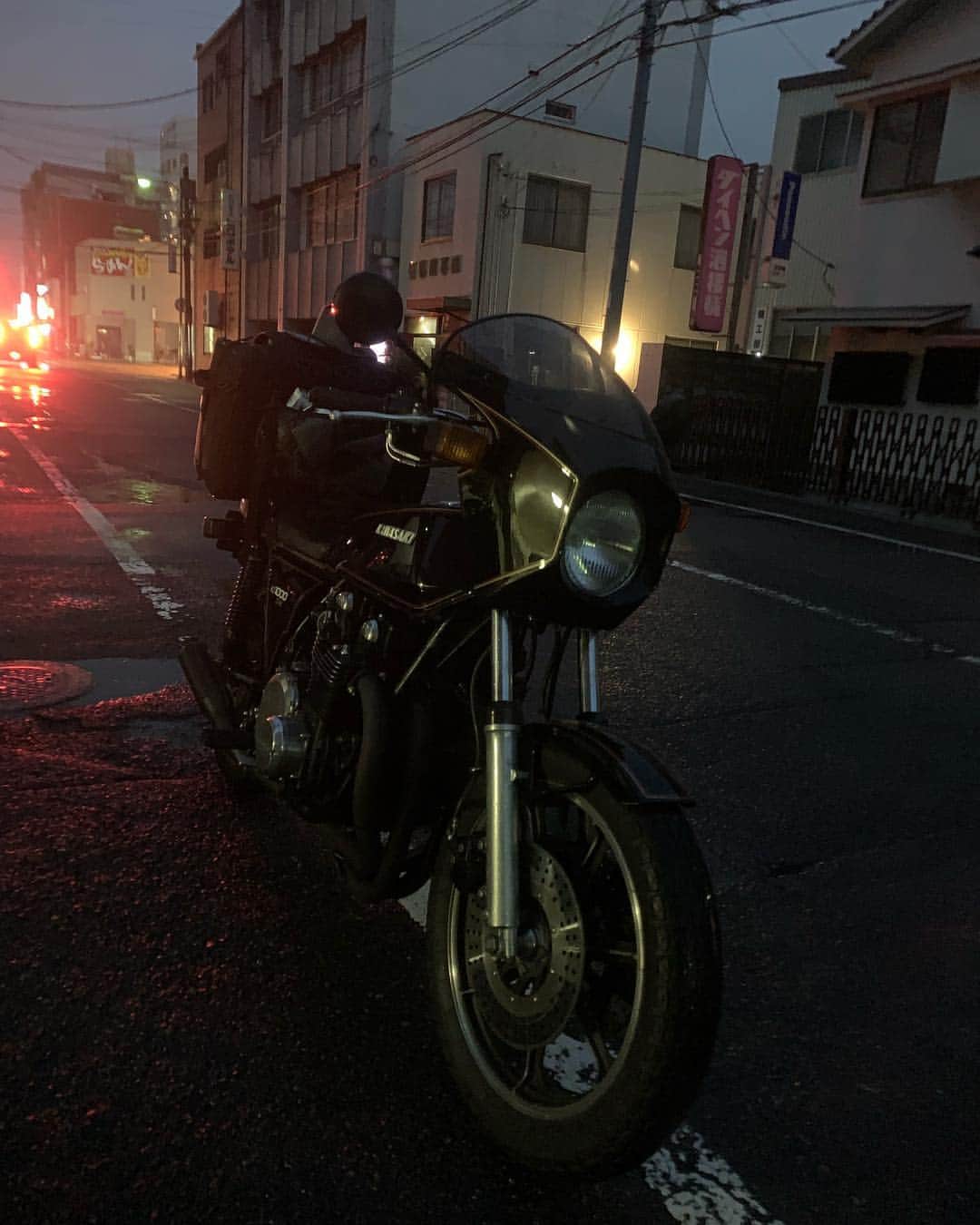 杉原勇武さんのインスタグラム写真 - (杉原勇武Instagram)「今広島の実家に着きました。 夜の雨の高速シビレました。 本日430キロ❗️」4月30日 19時31分 - isamu_katayama
