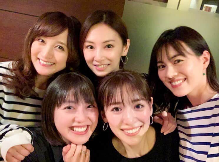 北川景子　ファンアカウントのインスタグラム：「景子ちゃんほんまに可愛すぎる💕  セーラームーン終わってからもずっと仲良いって言うのが素敵！！！ 5人見てると幸せな気持ちになる😆  #北川景子#泉里香#小松彩香 #安座間美優#沢井美優 #平成最後の戦士会」