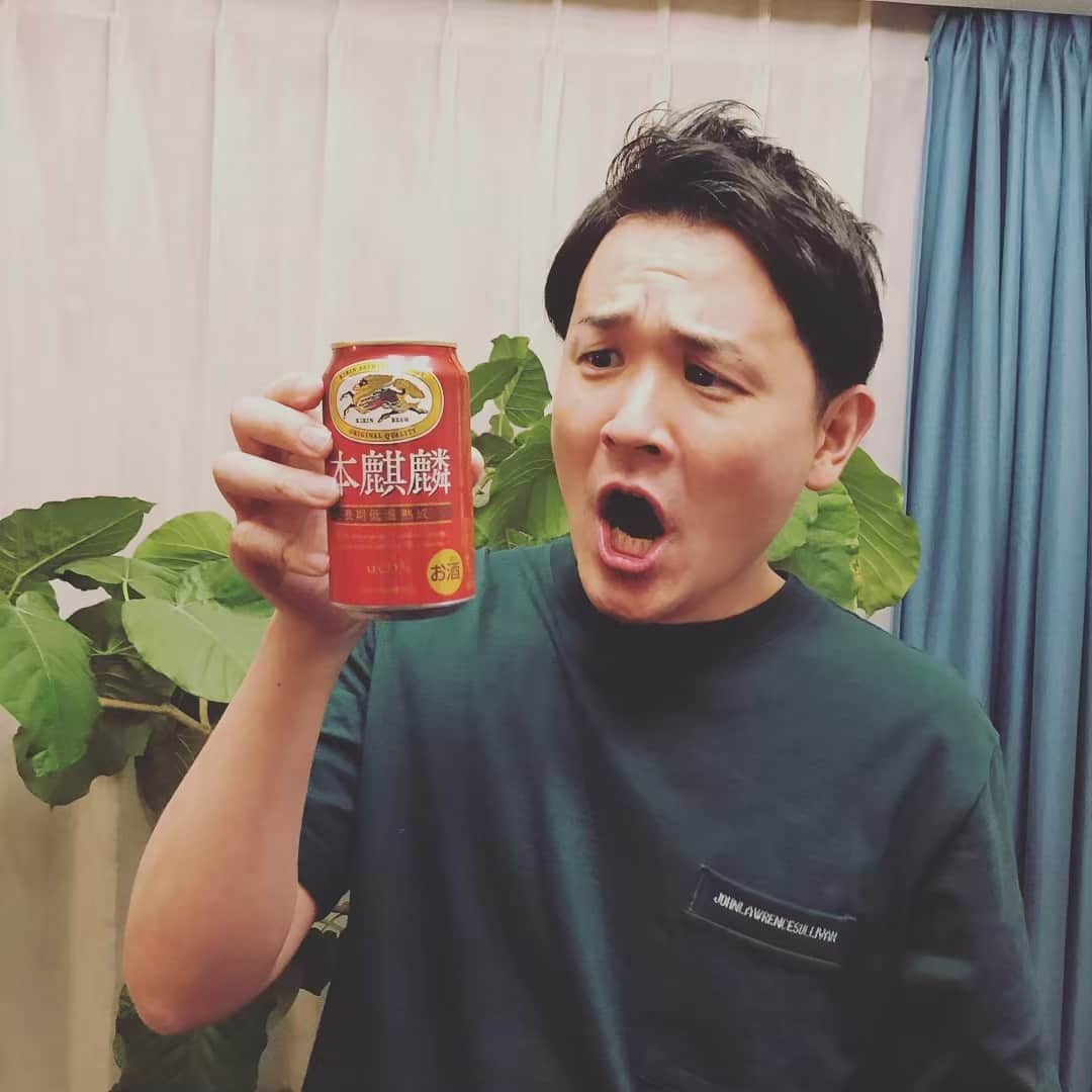 ノブ さんのインスタグラム写真 - (ノブ Instagram)「家で飲みじゃ！ 本麒麟がうまいんじゃぁ！ コクが凄いぃ！ #うまさに驚くど #天才が作っとんよ #飲んでみぃ #本麒麟 #PR #よしアド」4月30日 19時58分 - noboomanzaishi