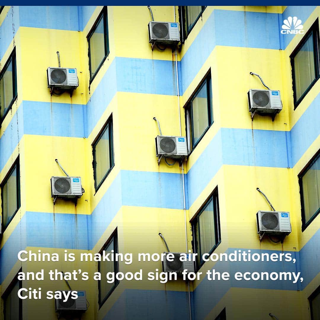 CNBCさんのインスタグラム写真 - (CNBCInstagram)「It’s a good sign for the economy when a country is making more air conditioners.  Yes, you read that correctly. 𝘈𝘪𝘳-𝘤𝘰𝘯𝘥𝘪𝘵𝘪𝘰𝘯𝘦𝘳𝘴. 👀⁣⠀ ⁣⠀ In a new report, Citi details how production of air-conditioners is ramping up in China. Healthy demand for these big ticket home appliances is a positive economic indicator Citi said, describing “significant improvements in growth rates” for the products. This increased demand for consumer staples is also a positive boost for important metals such as steel and copper.⁣⠀ ⁣⠀ You can read more about AC units and China’s economy, at the link in bio.⁣⠀ ⁣⠀ *⁣⠀ *⁣⠀ *⁣⠀ *⁣⠀ *⁣⠀ *⁣⠀ *⁣⠀ *⁣⠀ ⁣⠀ #China #AirConditioners #Economy #Signs #GDP #Economics #Growth #PositiveGrowth #Metals #Steel #Copper #Appliances #Trade #TradeWar #Citi #News #CNBC #BusinessNews #WorldNews #GlobalEconomy #WorldEconomy ⁣⠀」4月30日 19時51分 - cnbc