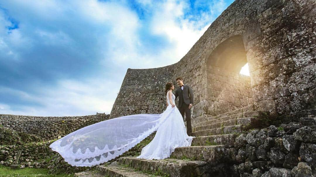 Decollte Wedding Photographyさんのインスタグラム写真 - (Decollte Wedding PhotographyInstagram)「[中城城跡. Okinawa沖縄] 🏰 ・ Photo by S. Nishimori @seiji_nishimori_studiosuns ・ @decollte_weddingphoto  @studiosuns_okinawa · @decollte_weddingstyle ・ ・ #overseasprewedding #japan #okinawa #prewedding #weddinginspiration #weddingphotography #romantic #beach #summer #weddingdress #happiness #love #日本 #沖繩 #婚紗攝影 #海外婚紗 #陽光 #海灘 #花嫁 #婚紗 #唯美 #日式 #웨딩 #웨딩사진」4月30日 20時01分 - d_weddingphoto_jp