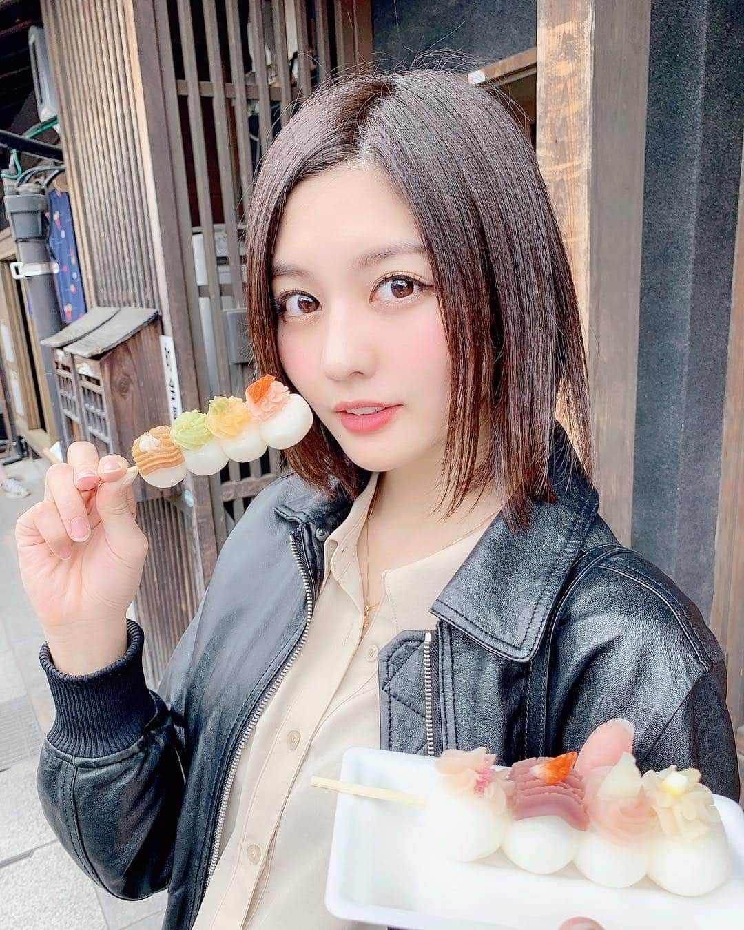 林ゆめさんのインスタグラム写真 - (林ゆめInstagram)「お団子🍡﻿﻿ 昨日は友達に会いに名古屋行ってきた！﻿ ﻿﻿ 平成最後の日！﻿﻿ 令和もみんなよろしくね🙆‍♀️❤﻿ ﻿ GWみんなはなにしてるのー？☺️️﻿﻿ _﻿﻿ _﻿﻿ _﻿﻿ #名古屋 #犬山城下町 #犬山 #昭和横丁 #恋小町だんご #お団子」4月30日 20時09分 - ___yuume.18