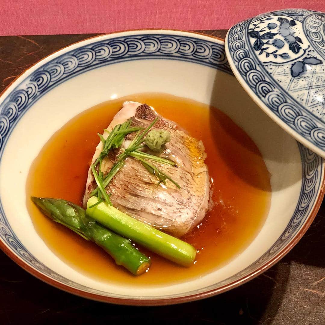 藤田りえさんのインスタグラム写真 - (藤田りえInstagram)「夫じゃないよ笑 仕事でとってもお世話になっているIさんとランチ。 向上心があってグルメで女子力の高い同い年のIさん。 いくつになっても異性のお友達は必要だなって思う。  #藤田りえ #フリーアナウンサー #アナウンサー #女子力  #女子力たかめ男子  #銀座ランチ  #銀座たまさか #とっても美味しい ！！ #おもてなしも一流 #リピしたい #綺麗な人と繋がりたい  #可愛い人と  #可愛いママになりたい」4月30日 20時21分 - rie_fujita.ana