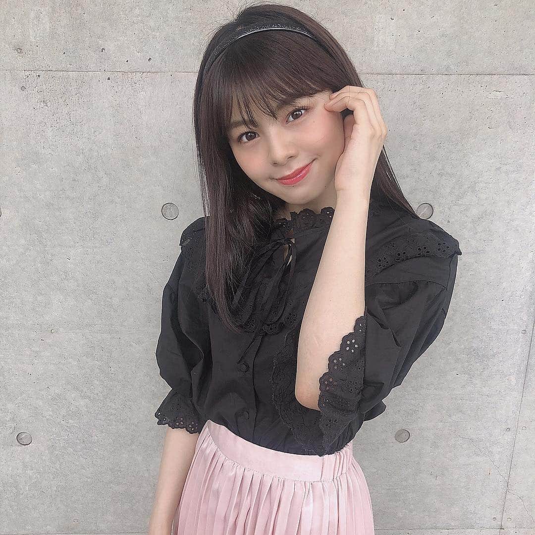 のインスタグラム：「* 握手会2日間ありがとうございました🥨 平成最終日楽しめました😻  今日は全身 @niceclaup_official_ のお洋服です❤︎ 黒着るのは珍しいです！  #321_code #niceclaup」
