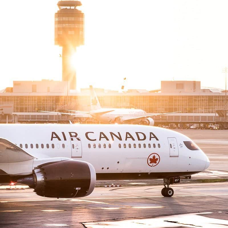 AIR CANADAさんのインスタグラム写真 - (AIR CANADAInstagram)「(Sun)rise and shine! ☀️#TravelTuesday #787dreamliner 📷 @dmairplane . . Vivement le soleil! ☀️ #787dreamliner 📷@dmairplane」4月30日 20時59分 - aircanada