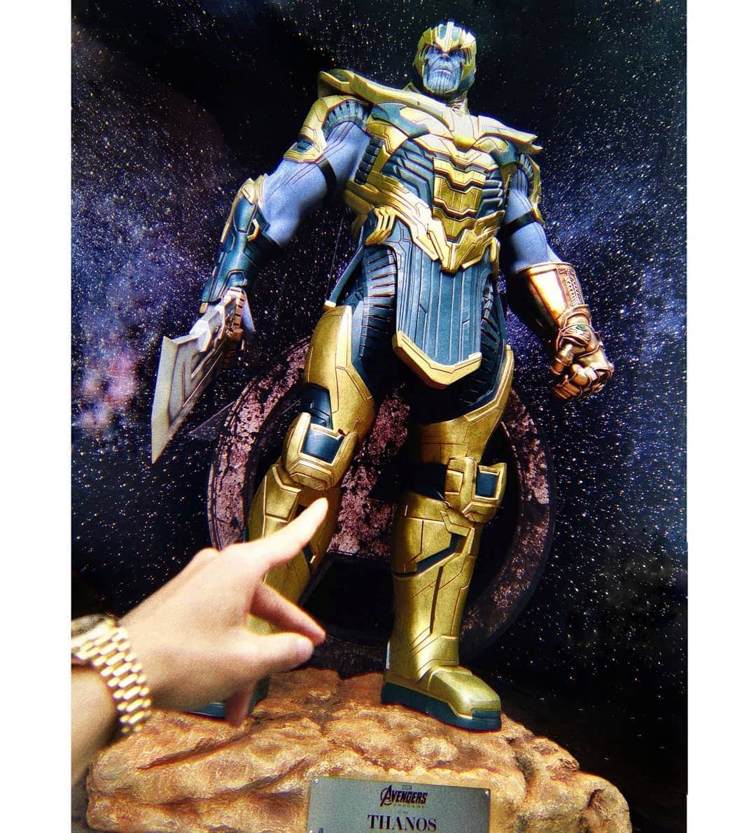 ダンソン・タンのインスタグラム：「I am inevitable 💥 #DT #thanos #toy #infinitygauntlet #唐禹哲 #AvengersEndgame #Avengers」