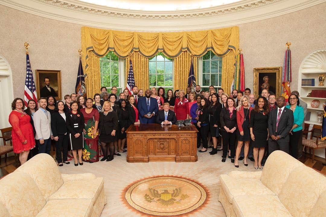 ドナルド・トランプさんのインスタグラム写真 - (ドナルド・トランプInstagram)「Yesterday, President Trump welcomed the 2019 National Teacher of the Year Award winners to the White House.」4月30日 20時59分 - realdonaldtrump