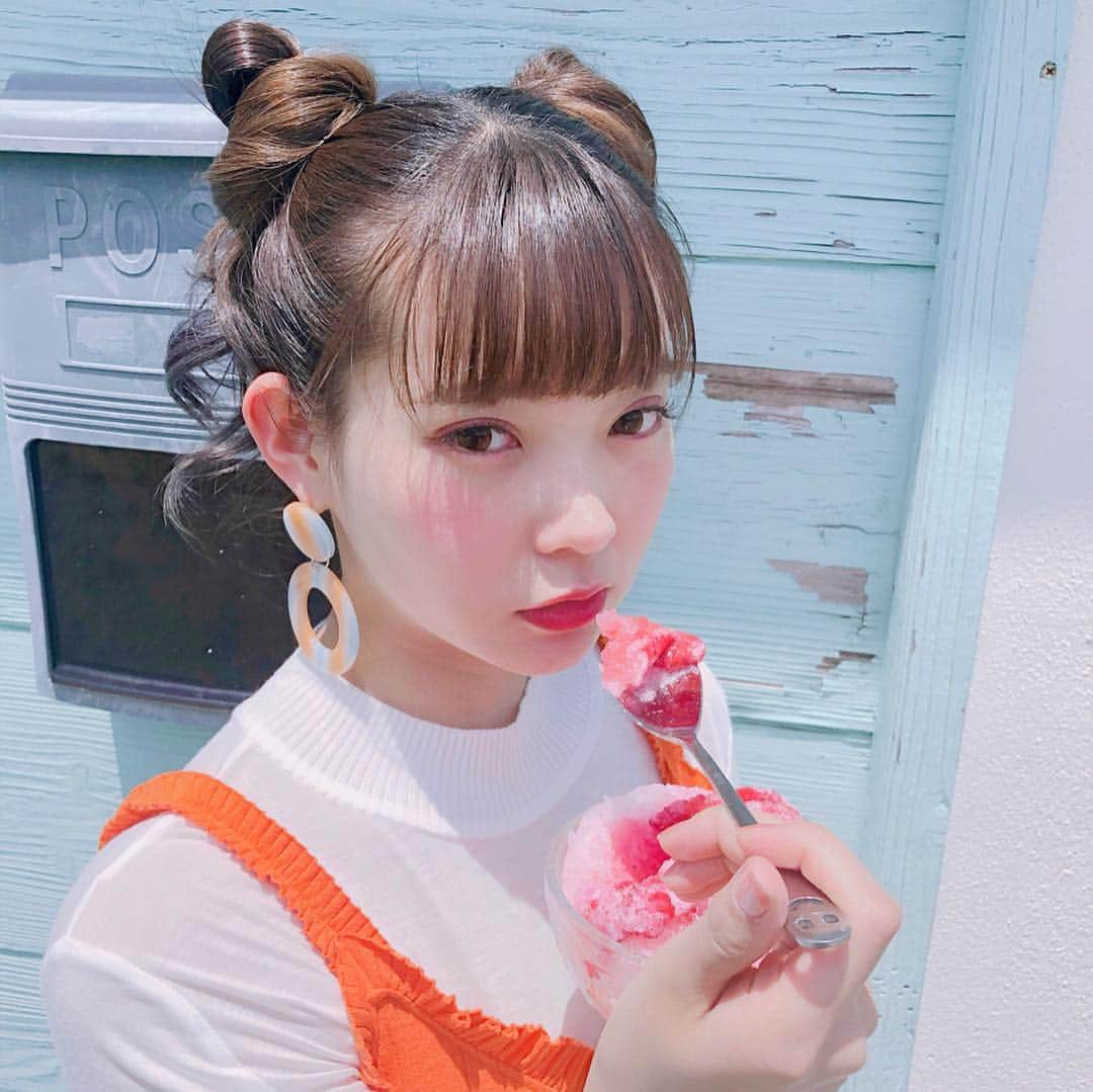 mimさんのインスタグラム写真 - (mimInstagram)「平成最後の投稿 眩しそうな私と夏先取りかき氷🍧  令和もよろしくな  #me#photo#instagood#fashion#shooting」4月30日 21時06分 - mim_11_11