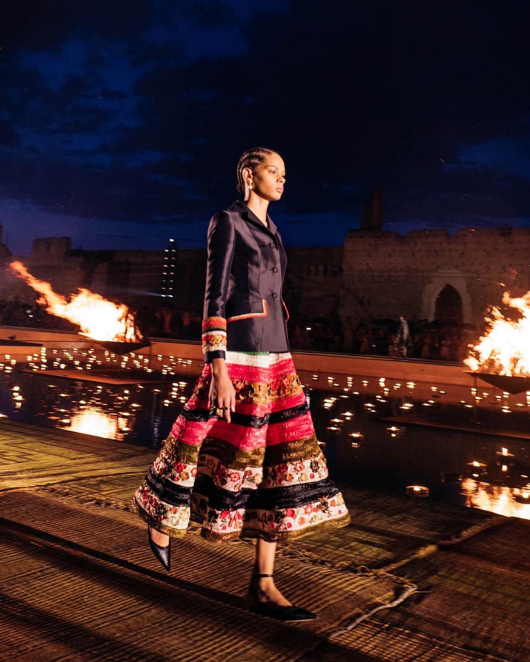 Vogue Italiaさんのインスタグラム写真 - (Vogue ItaliaInstagram)「@dior Cruise 2020 Show by #MariaGraziaChiuri in Marrakech, Morocco. Here’s the best moments shot by @germanlarkin ✨ see more on vogue.it #DiorCruise #StarsinDior」4月30日 21時15分 - vogueitalia