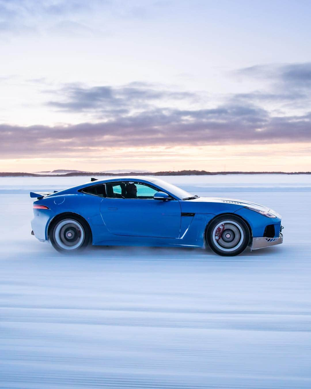 Jaguarさんのインスタグラム写真 - (JaguarInstagram)「A spectacular sub-zero performance on the edge of the #ArcticCircle.  #Jaguar #FTYPE #SVR #Luxury #Performance #SportsCar #SuperCar #V8 #JaguarExperience #IceAcademy #Arjeplog #Sweden #CarsofInstagram #InstaCar #SV #SpecialVehicleOperations」4月30日 21時27分 - jaguar