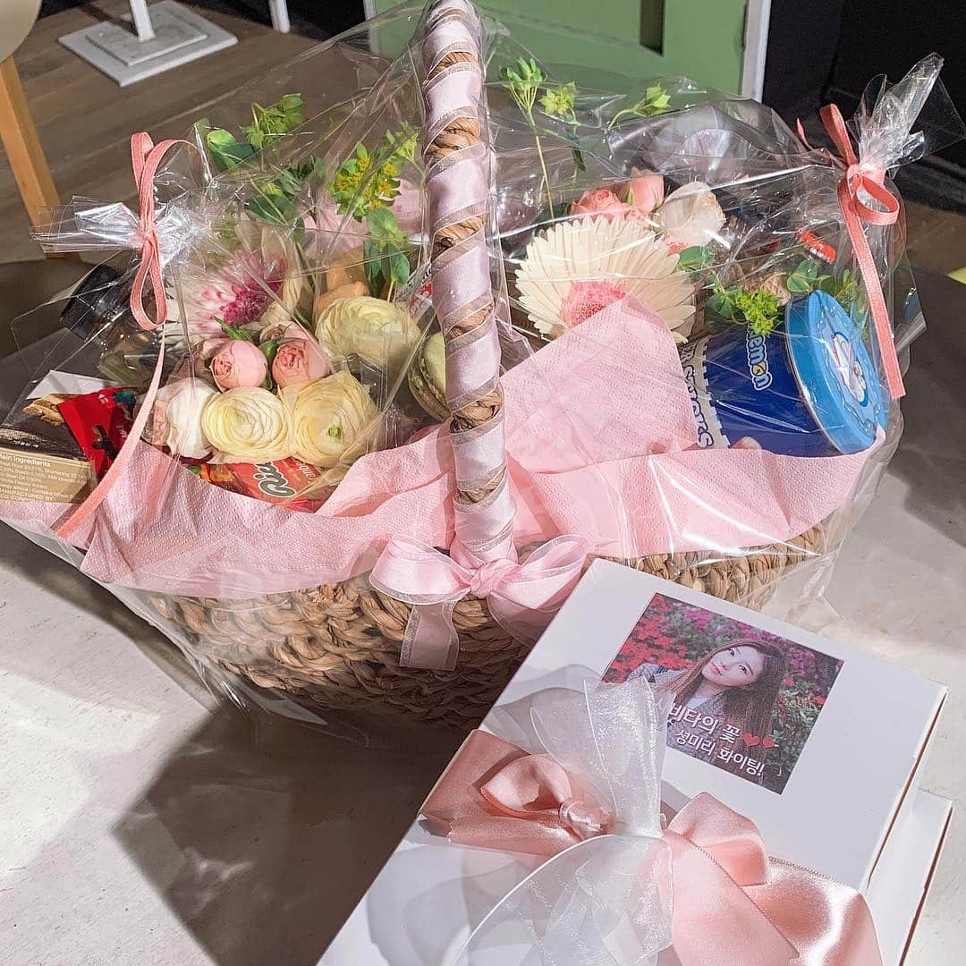 ソヨンさんのインスタグラム写真 - (ソヨンInstagram)「2019.04.26 👧🏻셩미리 행복해요! 감사합니다❤️ #사랑은비를타고」4月30日 21時45分 - hv_seo0