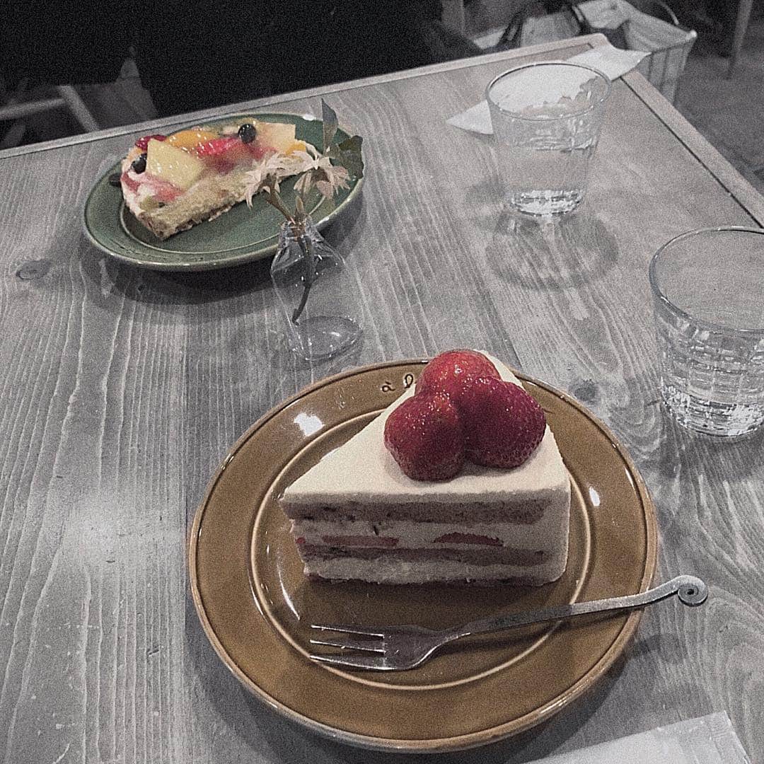 中野愛理さんのインスタグラム写真 - (中野愛理Instagram)「‪❤︎ ㅤㅤㅤㅤㅤㅤㅤㅤㅤㅤㅤㅤ こういう加工にハマってる🐇 ケーキおいしかったな🍰♡ ㅤㅤㅤㅤㅤㅤㅤㅤㅤㅤㅤㅤ #cake #instafood  ㅤㅤㅤㅤㅤㅤㅤㅤㅤㅤㅤㅤ」4月30日 21時56分 - airi_nakano_