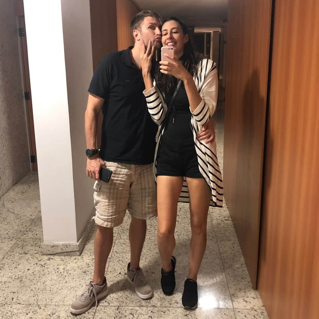 シェイラ・カストロのインスタグラム：「Nós dois!!! #lastnight #lindinho #meuamor」