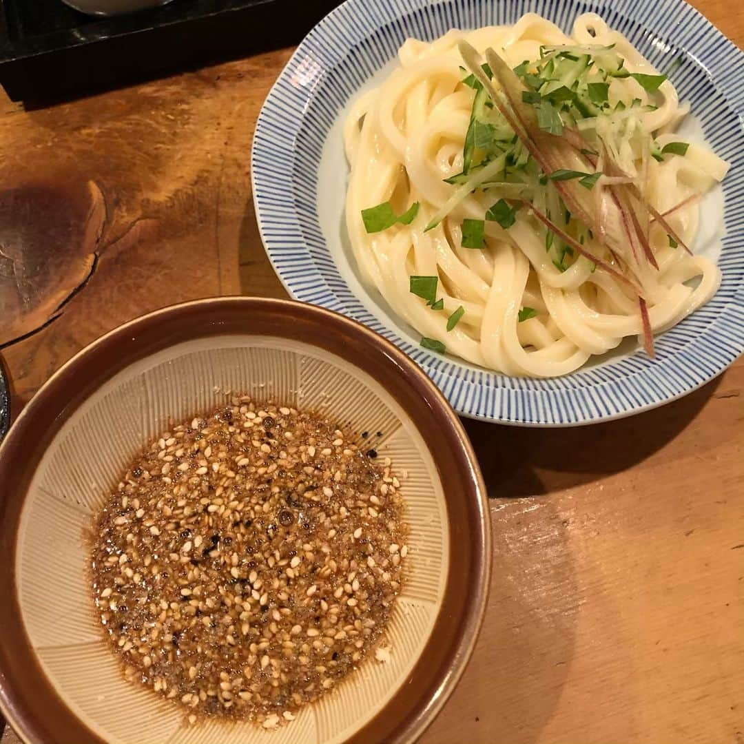 高木三四郎さんのインスタグラム写真 - (高木三四郎Instagram)「‪#平成最後の日 の晩ご飯はとにかく美味しいところで食べたかったので道場近くのこちらへ。牡蠣のおでんがプリップリで絶品でした！また行こう！‬ ‪こなから 本店‬ ‪東京都文京区湯島1-9-6 ‬ ‪https://tabelog.com/tokyo/A1310/A131002/13003542/‬ #神田明神 #御茶ノ水 #ddtpro #プロレス #道場 #おでん #食べログ」4月30日 22時06分 - t346fire