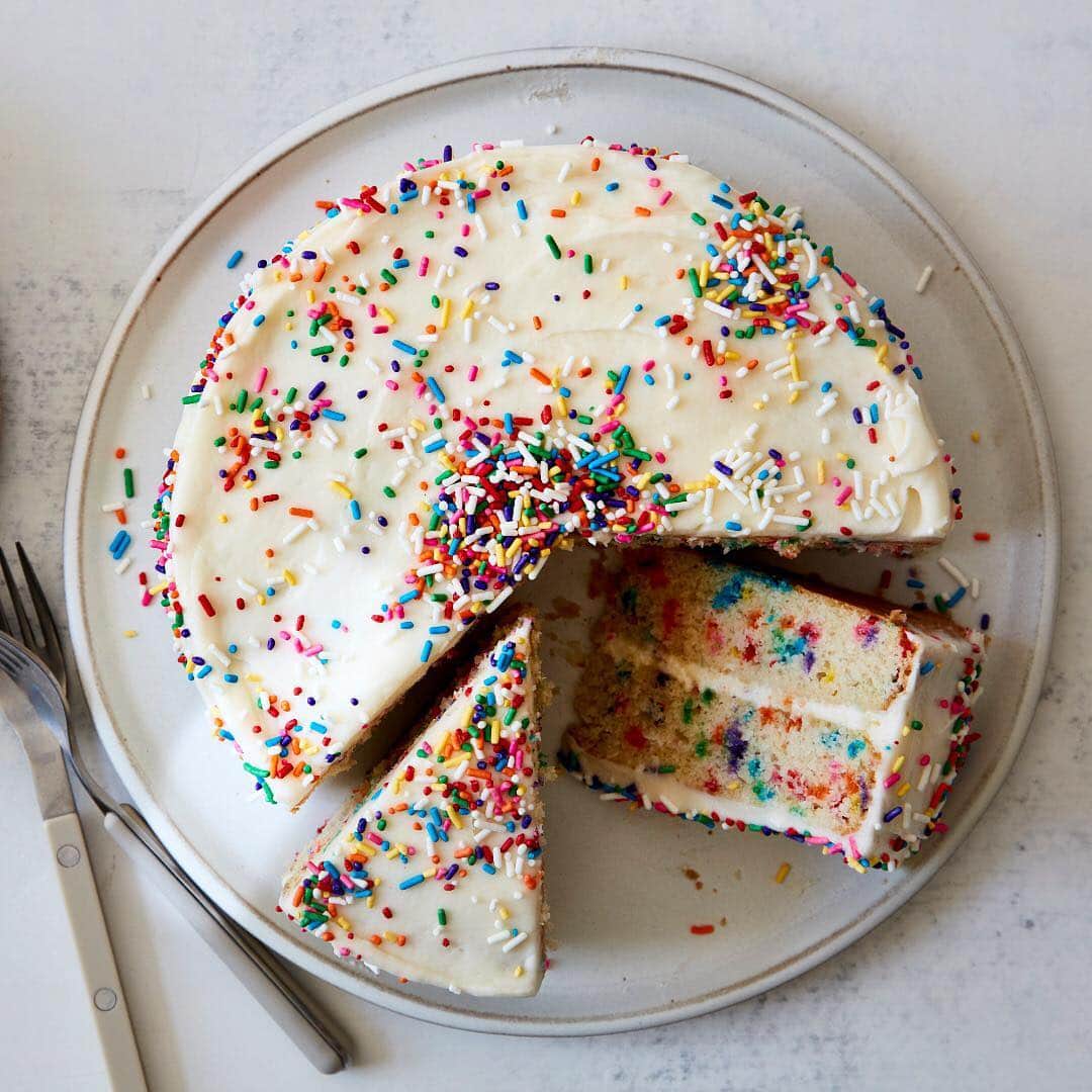 ニューヨーク・タイムズさんのインスタグラム写真 - (ニューヨーク・タイムズInstagram)「“This CAKE. Moist - sweet - nostalgic - elevated - gone,” one @nytcooking reader wrote. This week, take a break and make this delicious rainbow sprinkle cake. Its rich icing and fluffy filling will have you coming back, bite after bite. Visit the link in our profile to get the #recipe, and tap the bookmark to save this #cake for later. @romuloyanesphotography shot this photo and @vivianhlui styled the dish. “You guys, seriously, this CAKE.”」4月30日 22時11分 - nytimes
