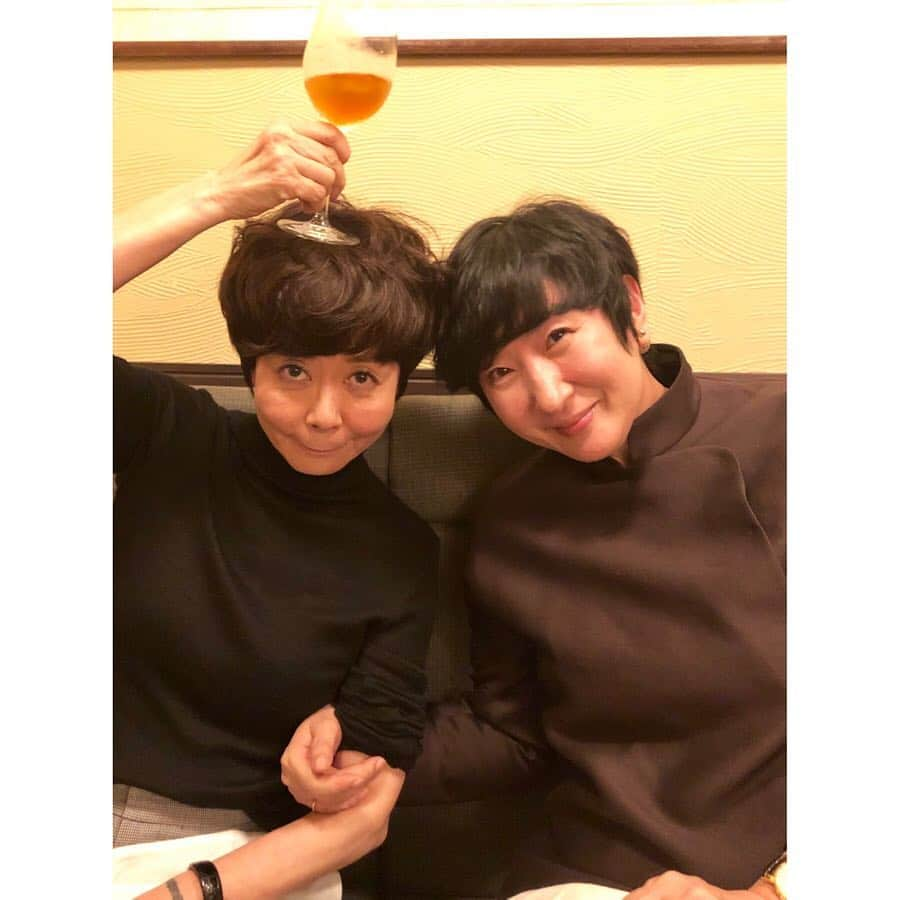 黒田知永子さんのインスタグラム写真 - (黒田知永子Instagram)「楽しい夜✨ 美味しい中華を食べてから、美味しいデザートを食べる🍰 自分達の将来を憂う会（はこちゃん曰く）といいながら楽観的な話で笑う会☺︎ #はこちゃん #はこちゃんインスタ始めたってさ @iwashita_hisafumi  #徳田郁子 #佐伯敦子 #調鼎 #chianti」4月30日 22時11分 - kuroda_chieko