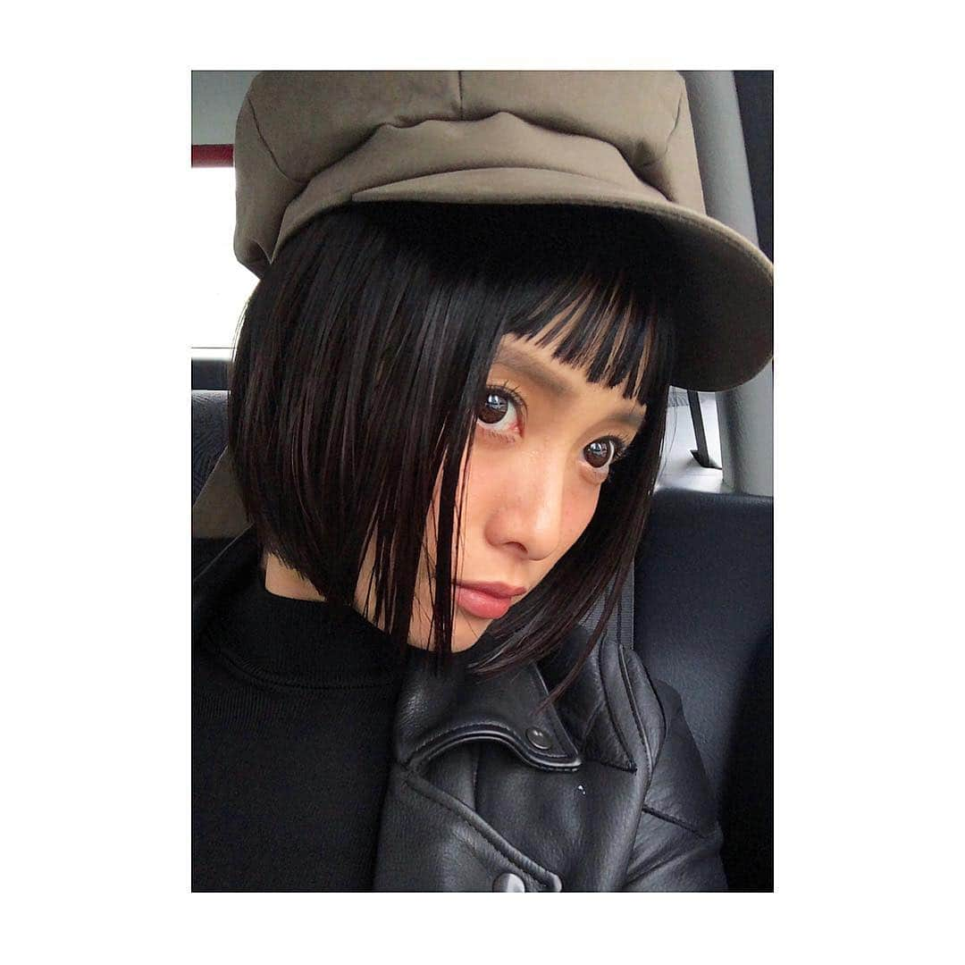 小泉梓さんのインスタグラム写真 - (小泉梓Instagram)「前回とっても大人気ですぐ完売してしまったキャスケットが再販しておりまする。  買えませんでした、とDMくれていた方、今ならまだ間に合うと思います。  もう手元に届いている方、気に入ってくれたかな？  #sheer #帽子 #キャスケット#fashionista #fashion」4月30日 22時12分 - azusan111