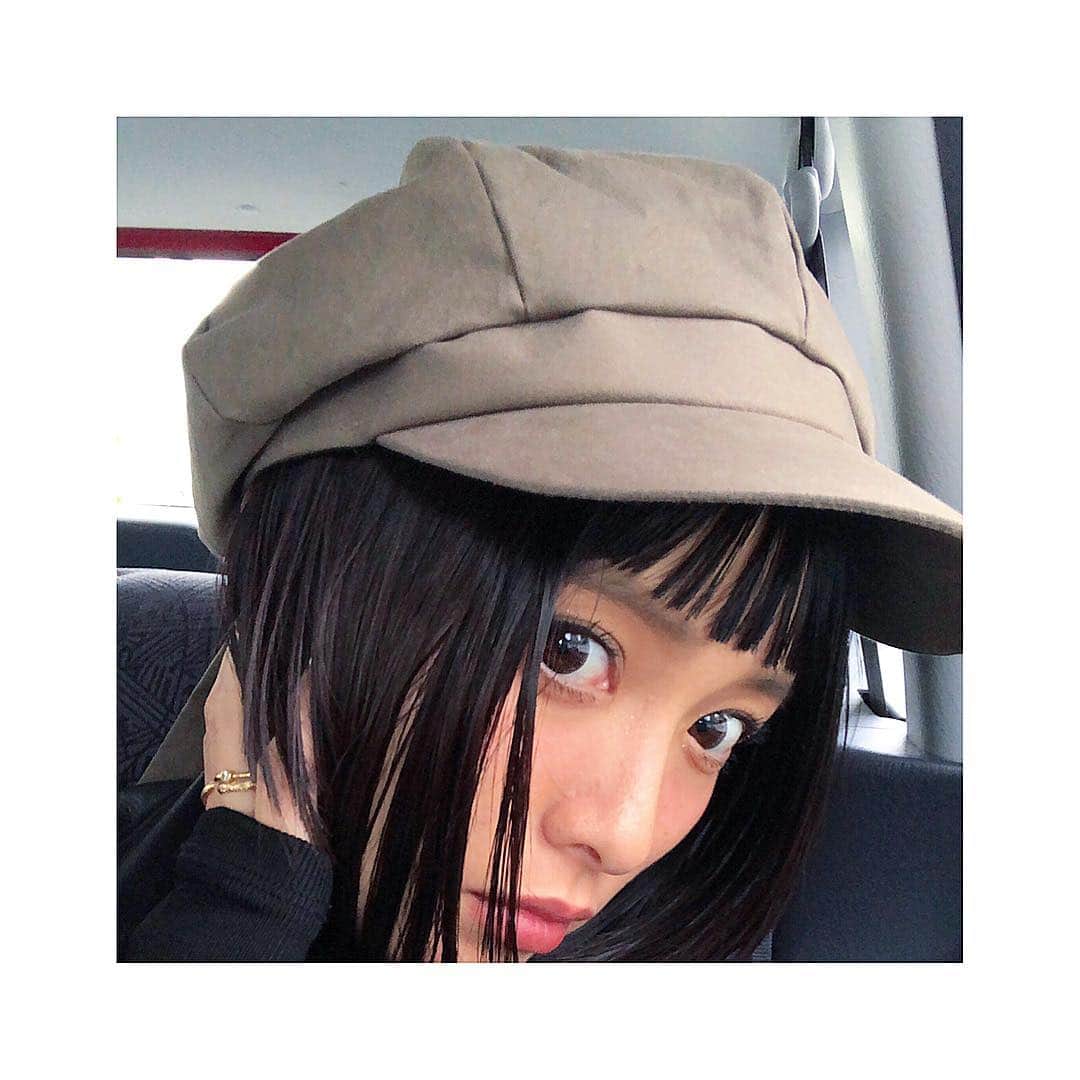 小泉梓さんのインスタグラム写真 - (小泉梓Instagram)「前回とっても大人気ですぐ完売してしまったキャスケットが再販しておりまする。  買えませんでした、とDMくれていた方、今ならまだ間に合うと思います。  もう手元に届いている方、気に入ってくれたかな？  #sheer #帽子 #キャスケット#fashionista #fashion」4月30日 22時12分 - azusan111