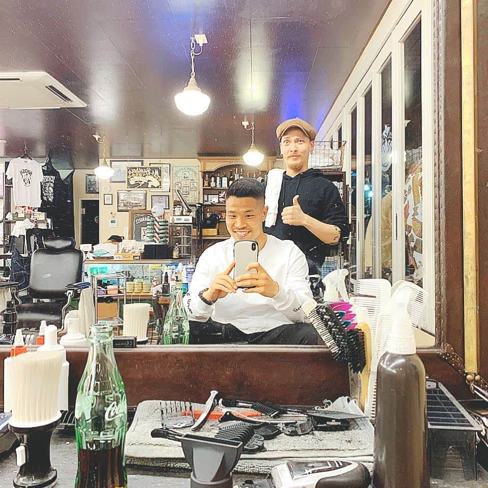 永井龍さんのインスタグラム写真 - (永井龍Instagram)「new hair💈 #パーフェクトオールバックできひん #いやこの髪型でもできるか #待てよあれ直輝のやつか #いやあれおれの🤯 #そしてジュリアンさんいつもふざけてる👨🏼」4月30日 22時19分 - ryo_nagai09