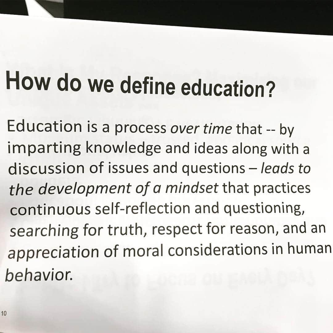 レイ・アレンさんのインスタグラム写真 - (レイ・アレンInstagram)「We need to make education everywhere a priority! We must read! Reading is important whether you're young or old, or if you're in school or not. If we learn, we lead the right way! #beacriticalthinker」4月30日 22時30分 - trayfour